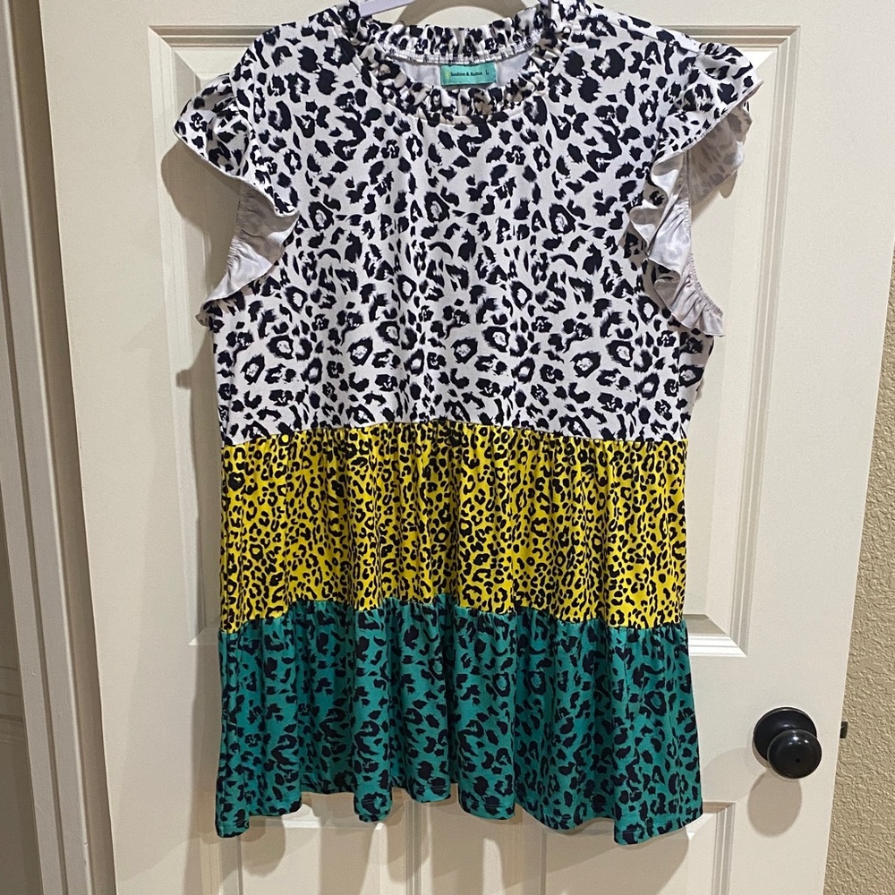 Colorblock Leopard Ruffle-Tier Tunic in White, Yellow & Green